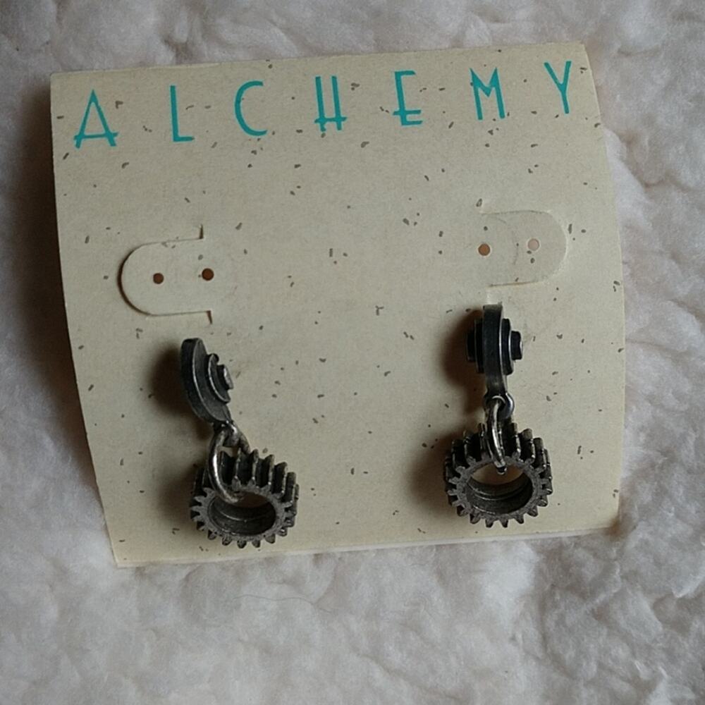 Alchemy Pewter tone Gear Steampunk Earrings